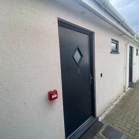 Deepcut Lodge Bed & Breakfast Self Service Camberley Exterior foto