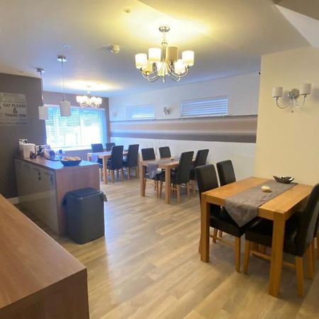Deepcut Lodge Bed & Breakfast Self Service Camberley Exterior foto